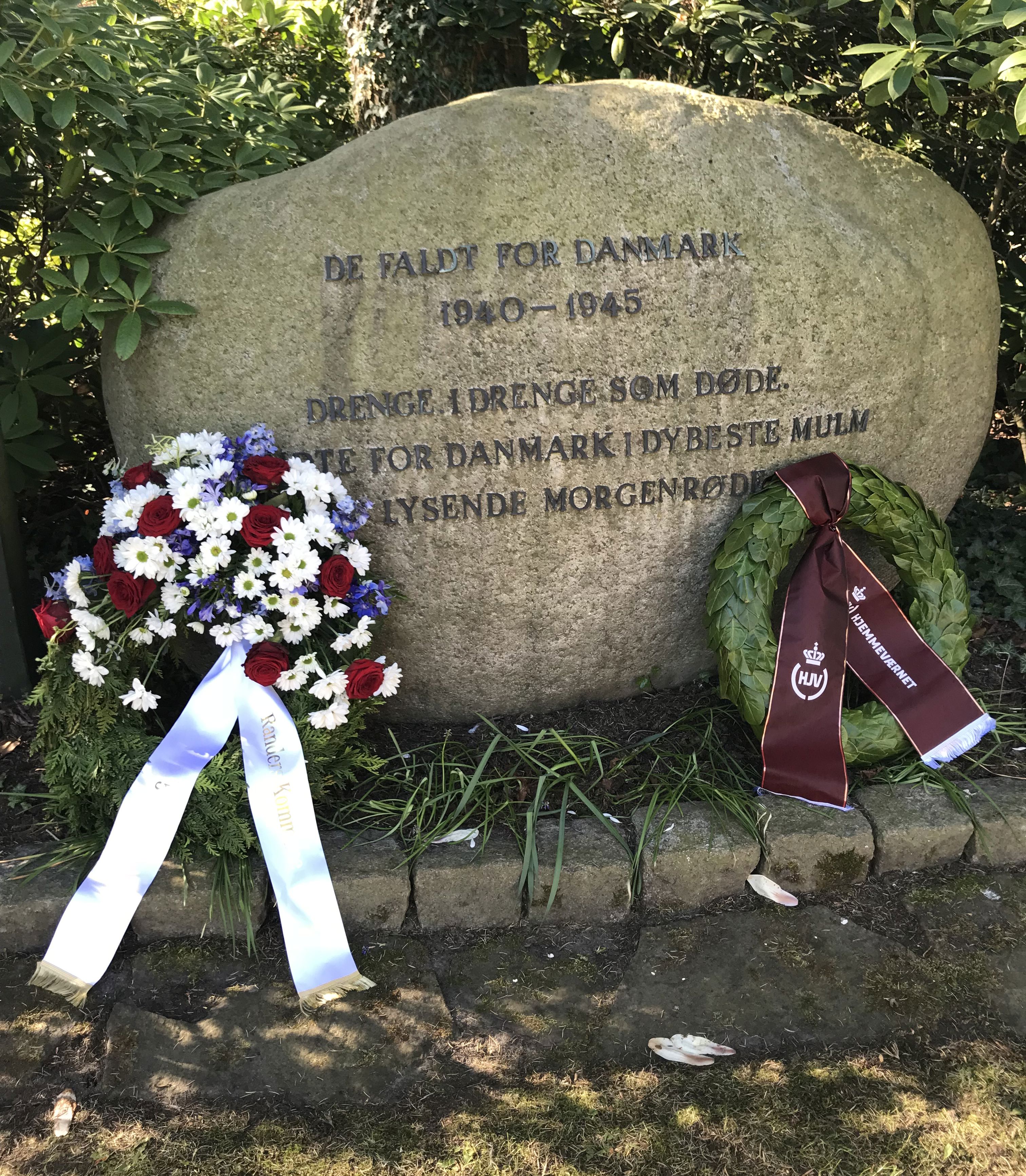 Kranse ved mindelunden på Nordre Kirkegård