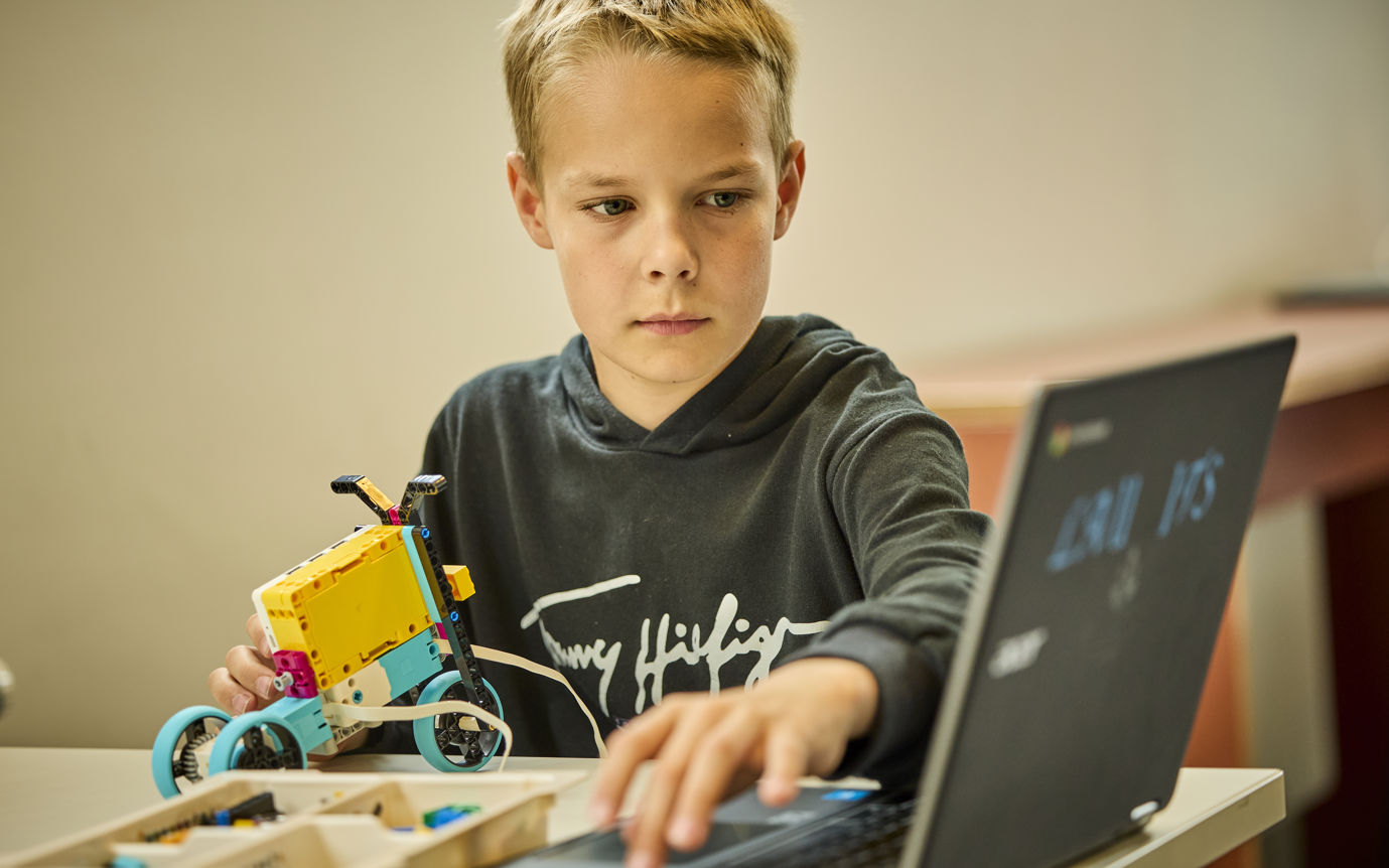 Elev i makerspace
