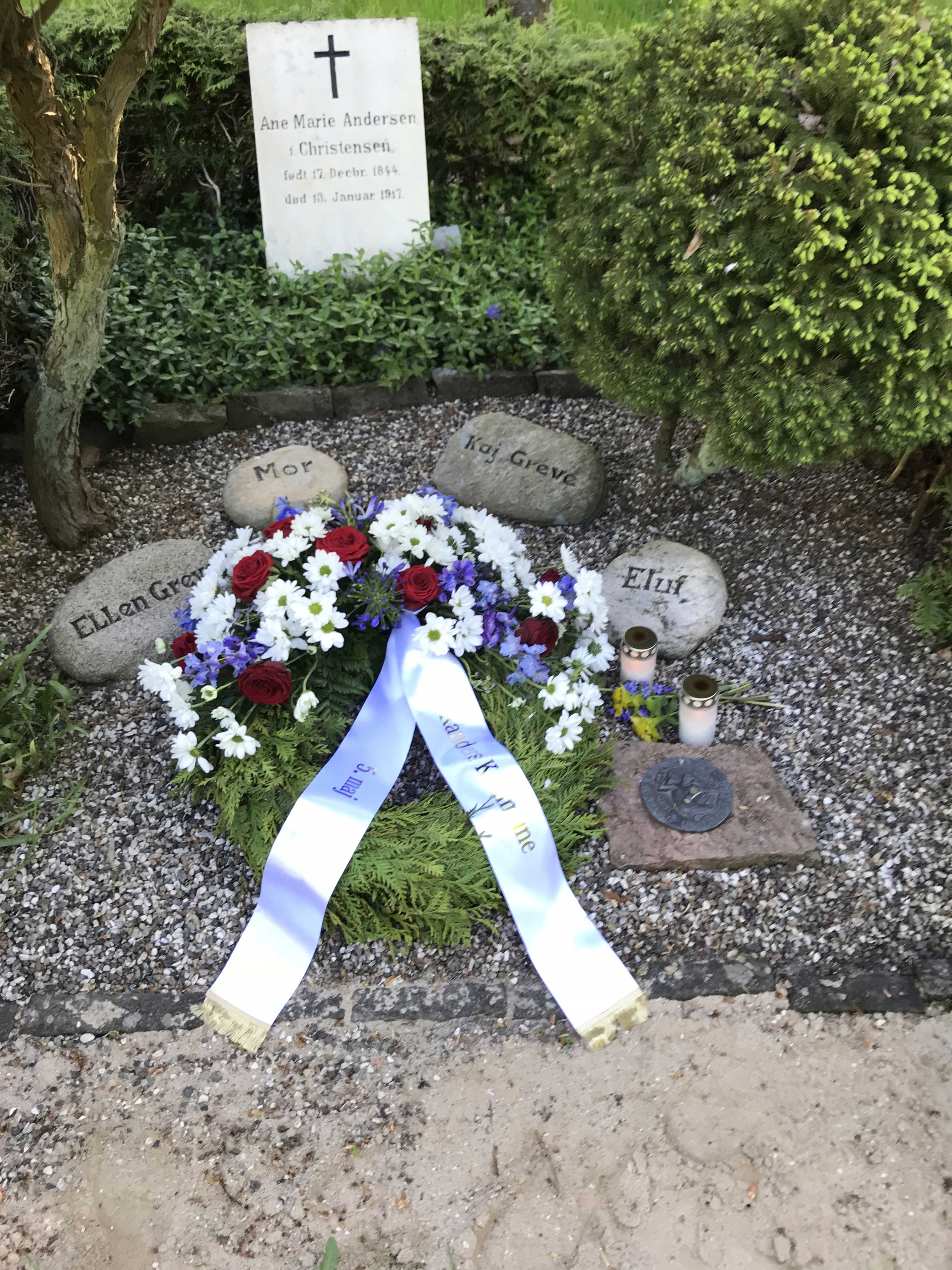 Krans ved frihedskæmpergraven for Eluf Djørup Andersen på Østre Kirkegård